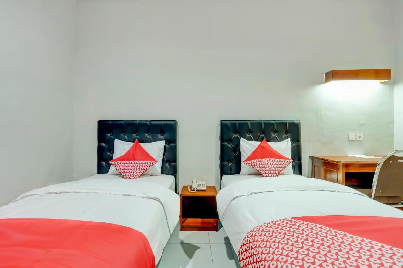 Oyo 90089 Hotel Satria Syariah 丹帕沙 外观 照片